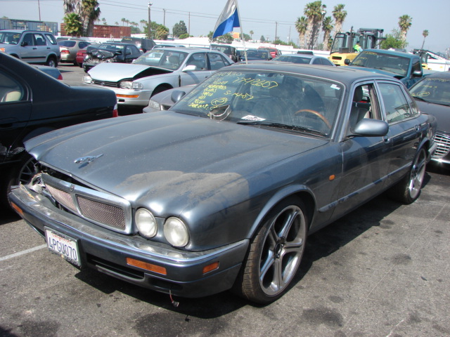 Jaguar XJR