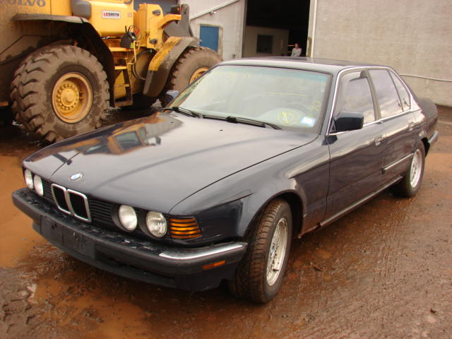 BMW 735i