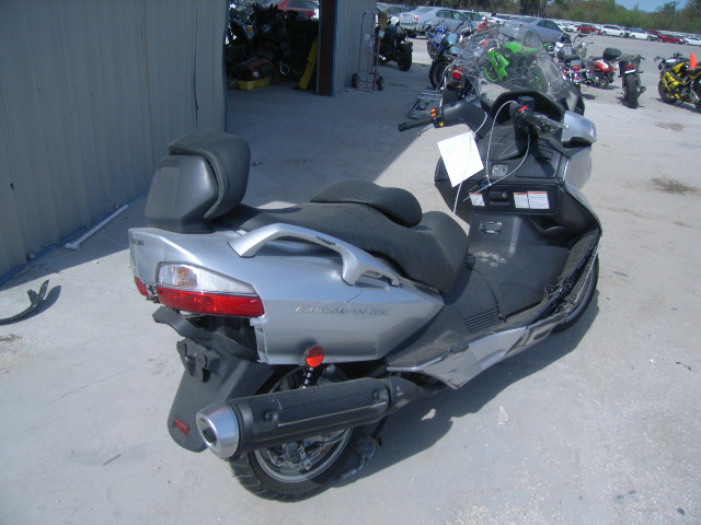 Suzuki AN650