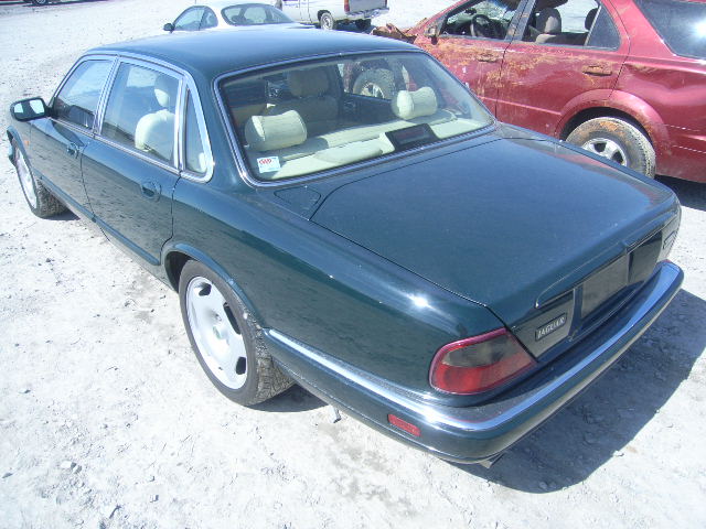 Jaguar XJR