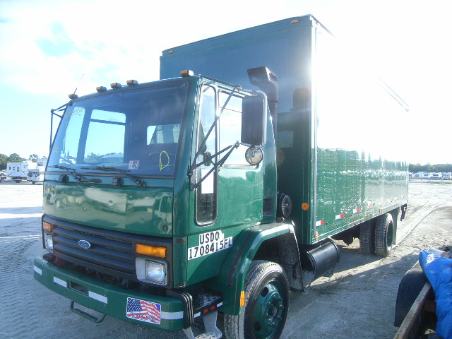 Ford CF8000