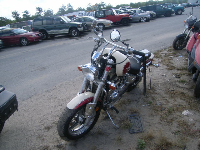 Suzuki VZ800