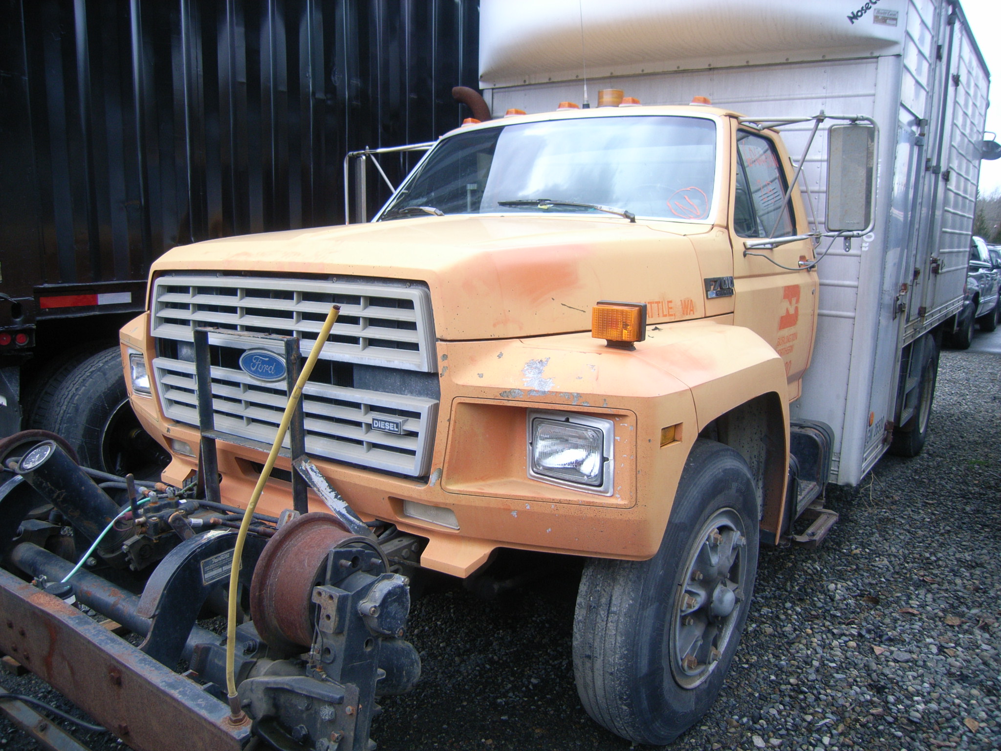 Ford F-700