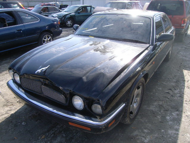 Jaguar XJR