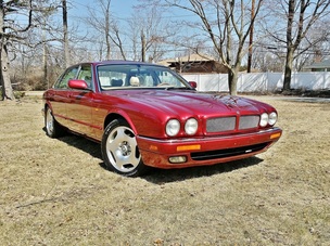 Jaguar XJR