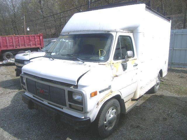 GMC Cutaway Van