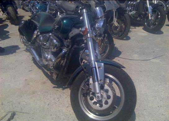 Suzuki VZ800