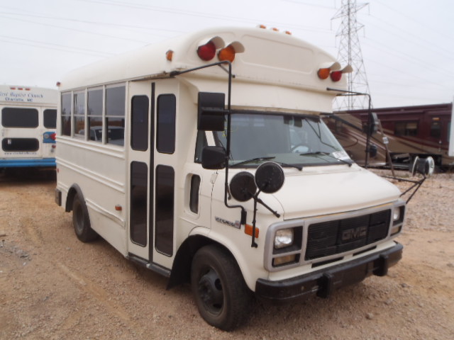 GMC Cutaway Van