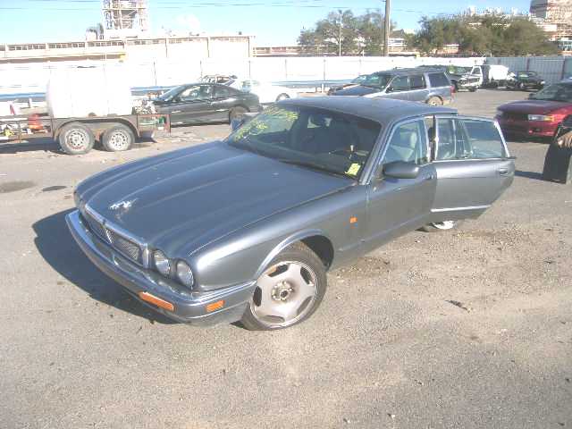 Jaguar XJR
