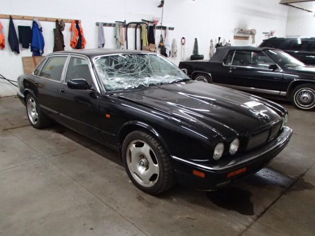 Jaguar XJR
