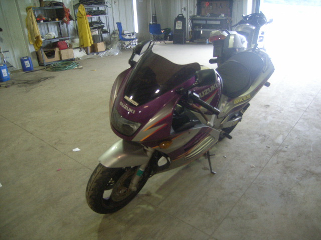 Suzuki RF900R