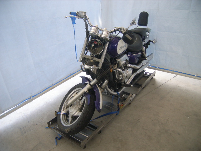 Honda VF750C2 (MAGNA)
