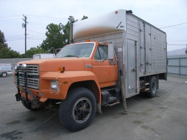 Ford F-700