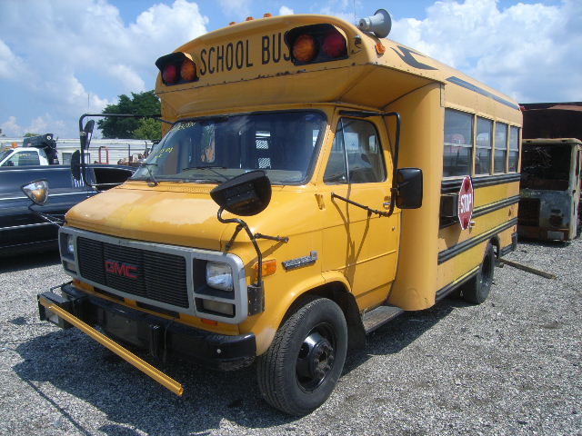 GMC Cutaway Van
