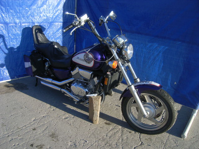 Honda VF750C2 (MAGNA)