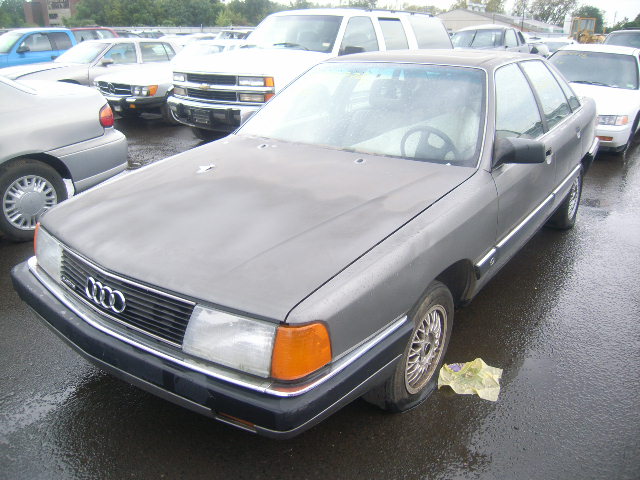 Audi 100