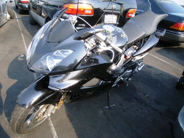 Honda VFR800A (INTERCEPTOR)