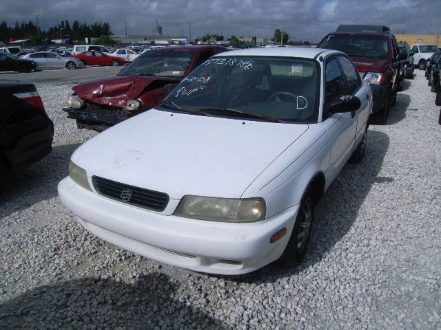 Suzuki Esteem