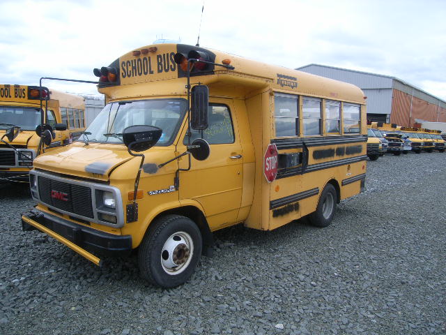 GMC Cutaway Van