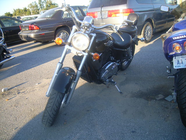 Honda VT1100C2 (SHADOW ACE)