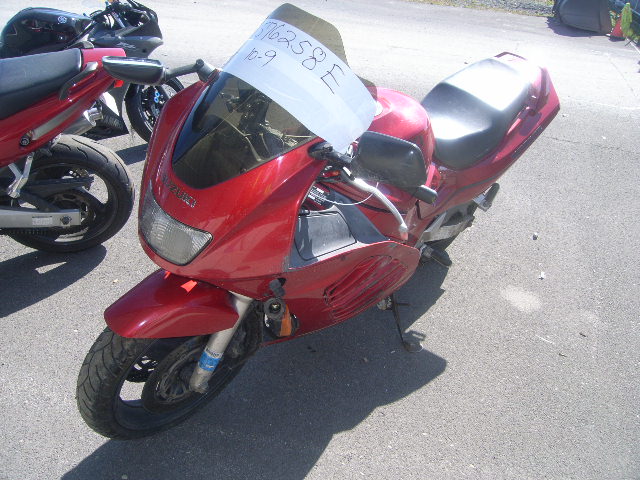 Suzuki RF900R