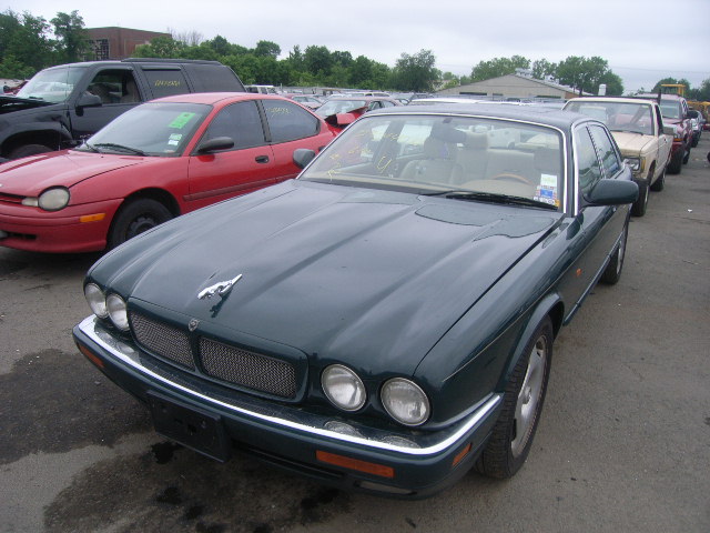 Jaguar XJR