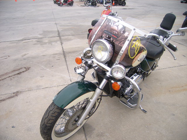 Honda VT1100C2 (SHADOW ACE)