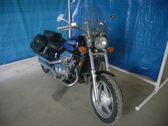 Honda VF750C2 (MAGNA)