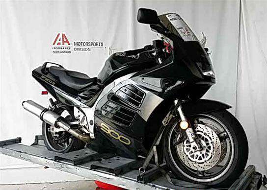 Suzuki RF900R