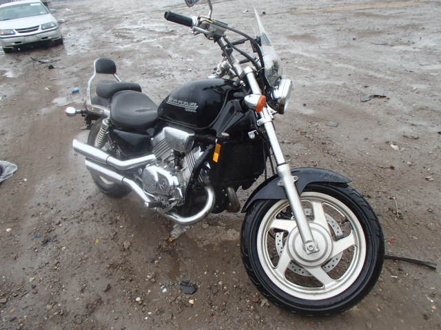 Honda VF750C (MAGNA)