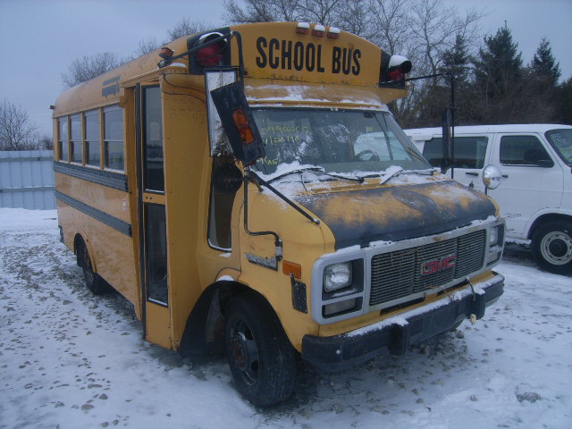 GMC Cutaway Van
