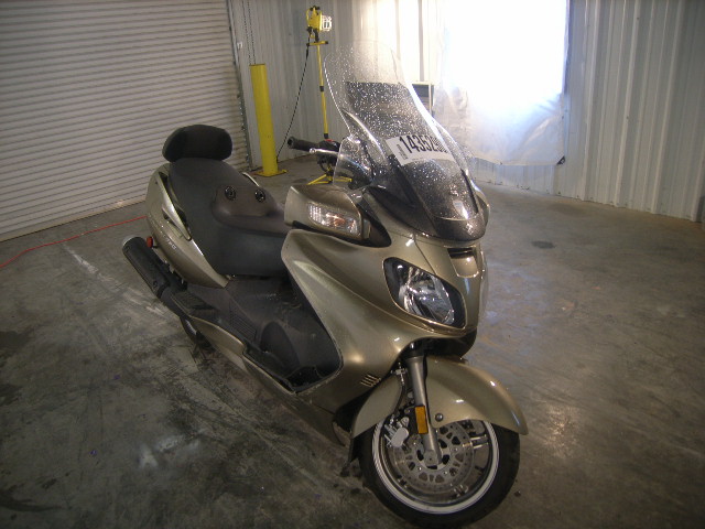 Suzuki AN650