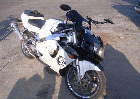 Suzuki GSX-R750