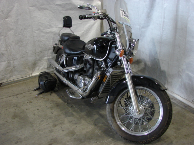 Honda VT1100C2 (SHADOW ACE)