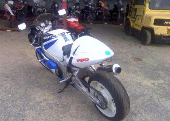 Suzuki GSX-R750