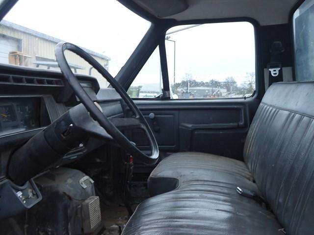 Ford F-700
