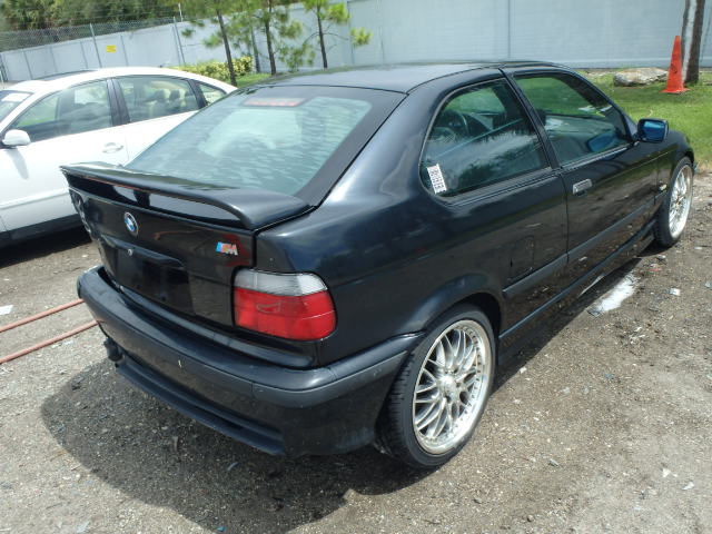 BMW 318ti