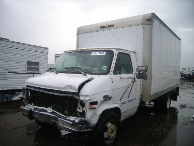 GMC Cutaway Van