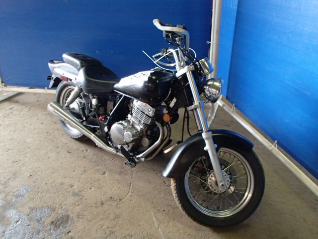 Suzuki GZ250