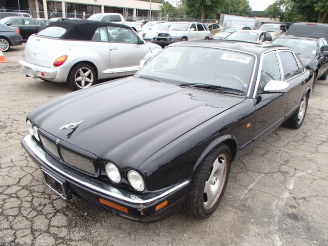 Jaguar XJR