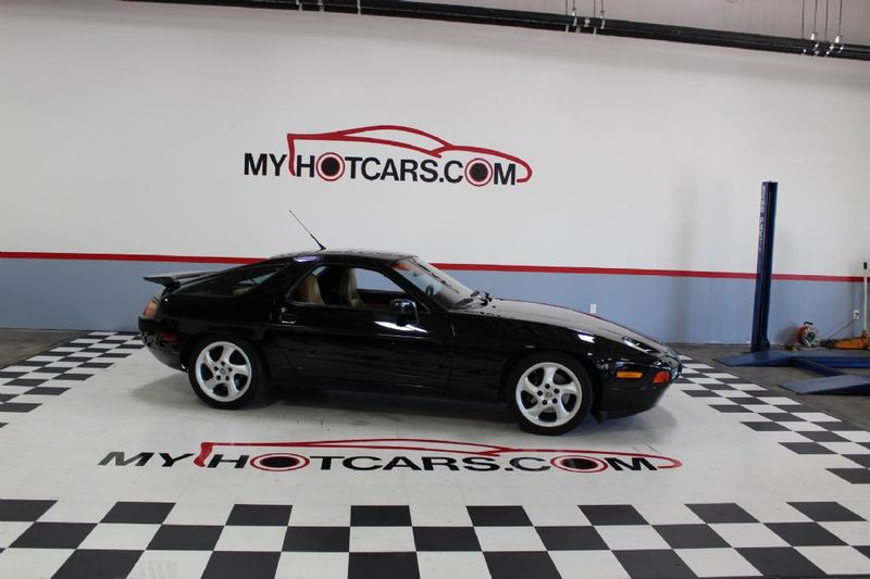 Porsche 928