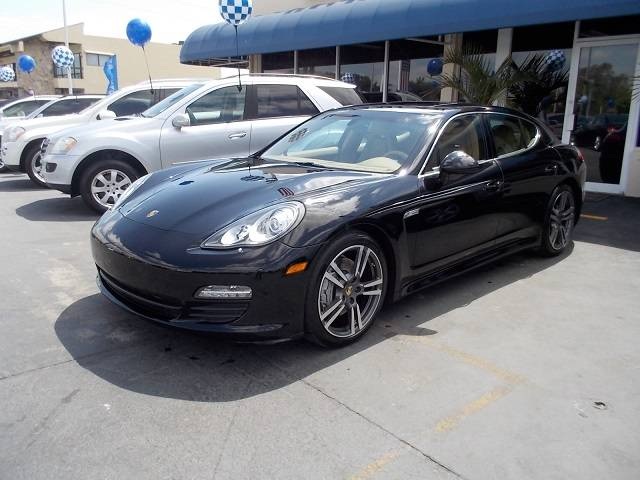 PORSCHE