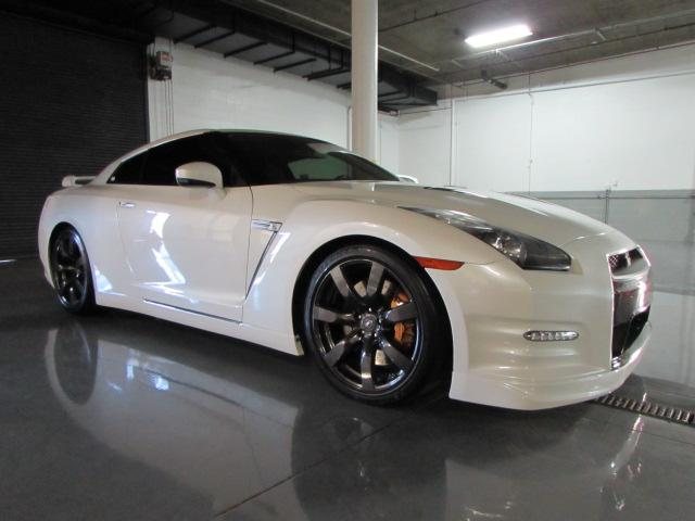 Nissan GT-R