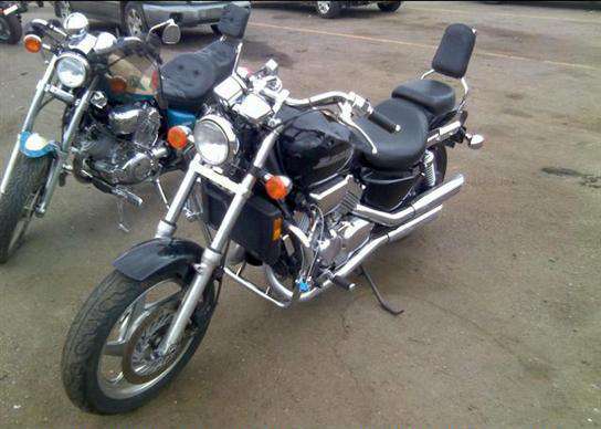 Honda VF750C (MAGNA)