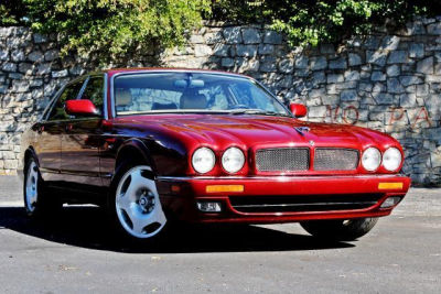 Jaguar XJR