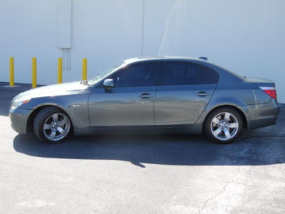 2004 BMW 525i