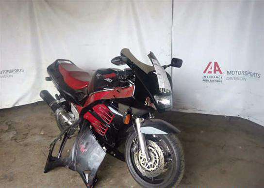 Suzuki RF900R