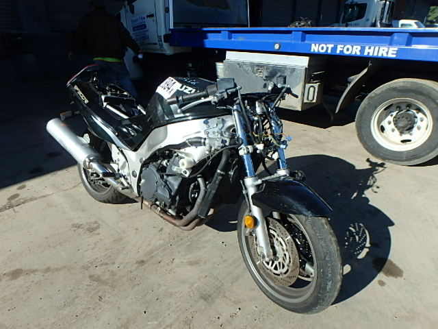 Suzuki RF900R