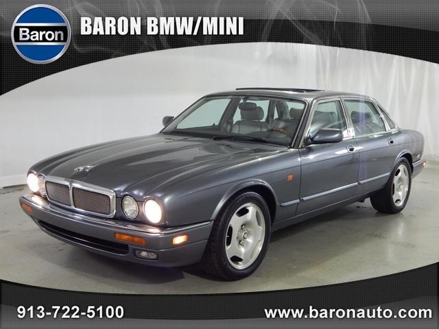 Jaguar XJR