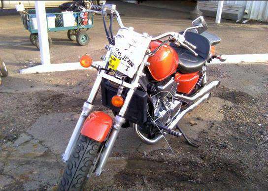 Honda VF750C2 (MAGNA)